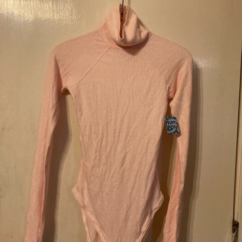 Free People Intimately Soft Pink waffle Knit Turtleneck Bodysuit Size Small